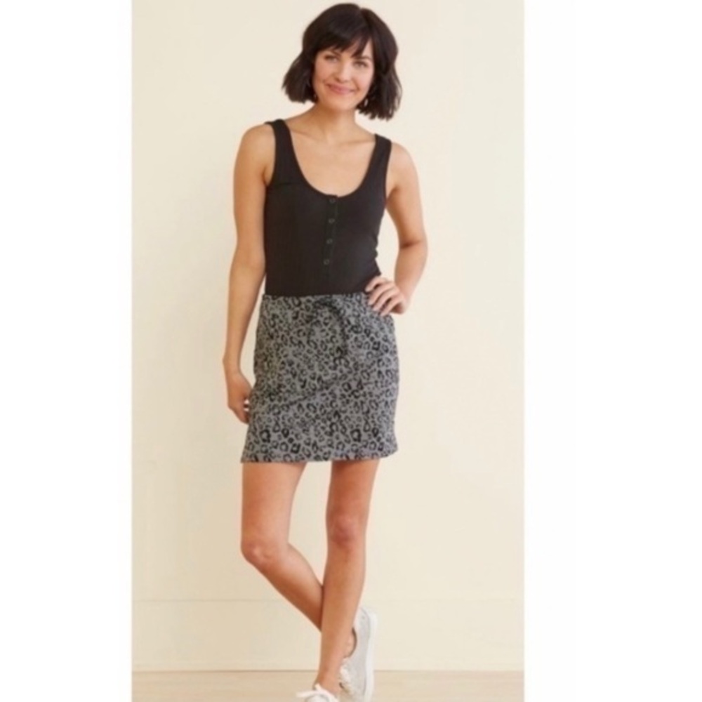 SUNDRY for Evereve Saturday skirt M